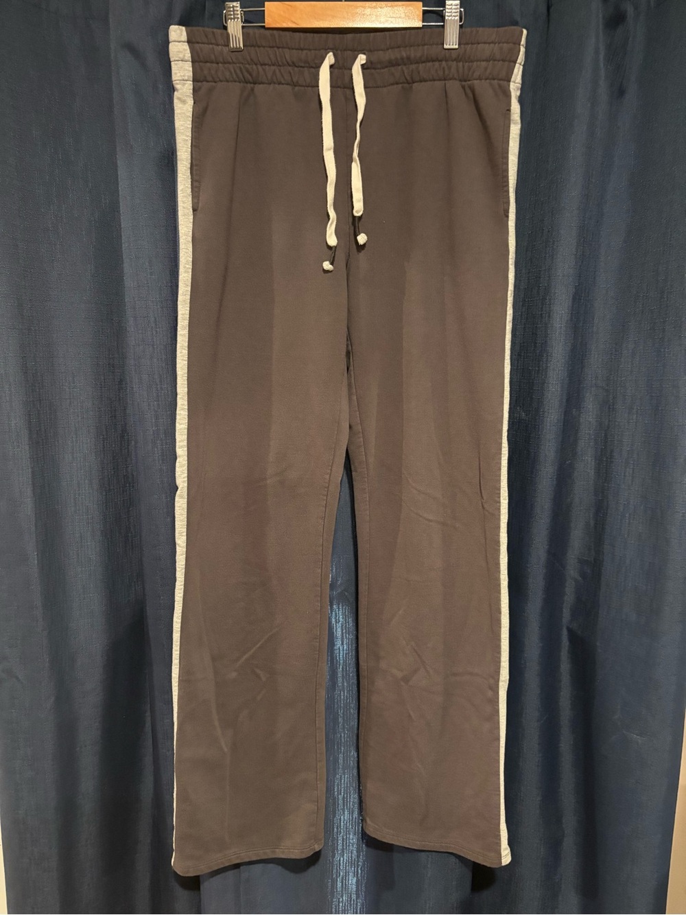 aerie Women’s Gray Sweatpants with Light Gray Side Stripes